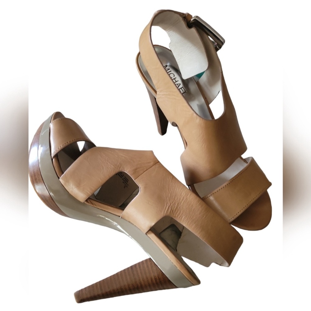Michael kors Leather Platform Sandal 7M ✨